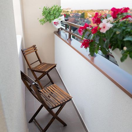 Apartment Koral Ruma Esterno foto